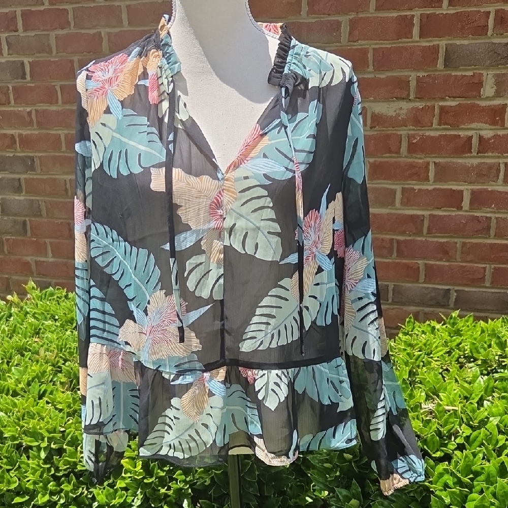 Aakaa Relaxed Sheer Floral Top Size M